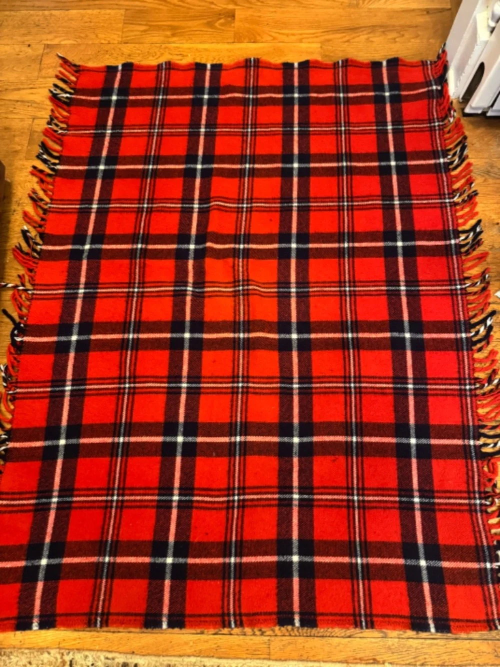 VINTAGE FARIBO RED PLAID THROW/STADIUM/CAMP BLANKET